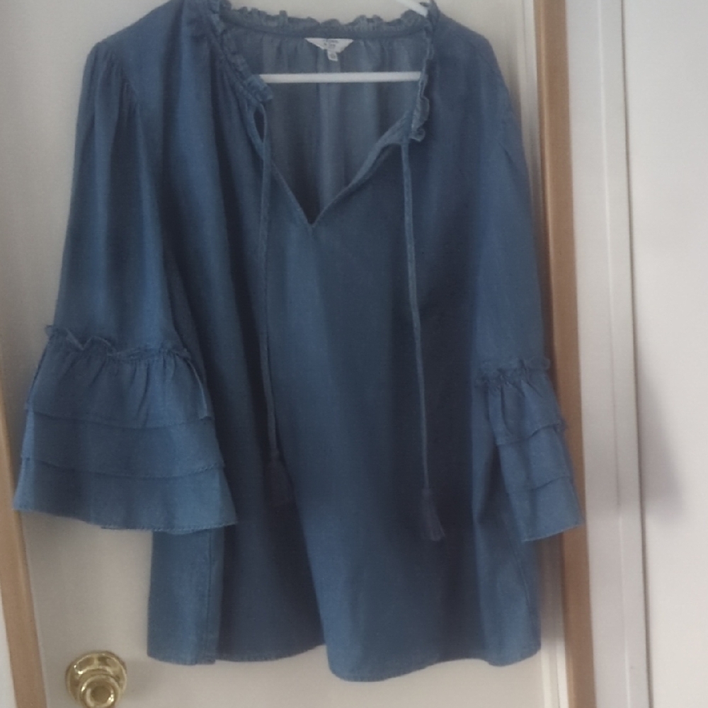 Crown & Ivy Blue Ruffled Blouse